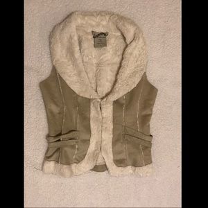Beige Faux Suede Vest✨✨